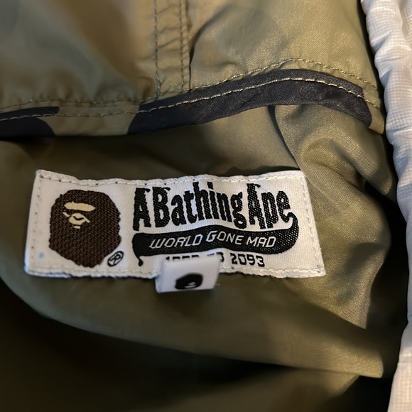 A BATHING APE - Picture 2 of 5